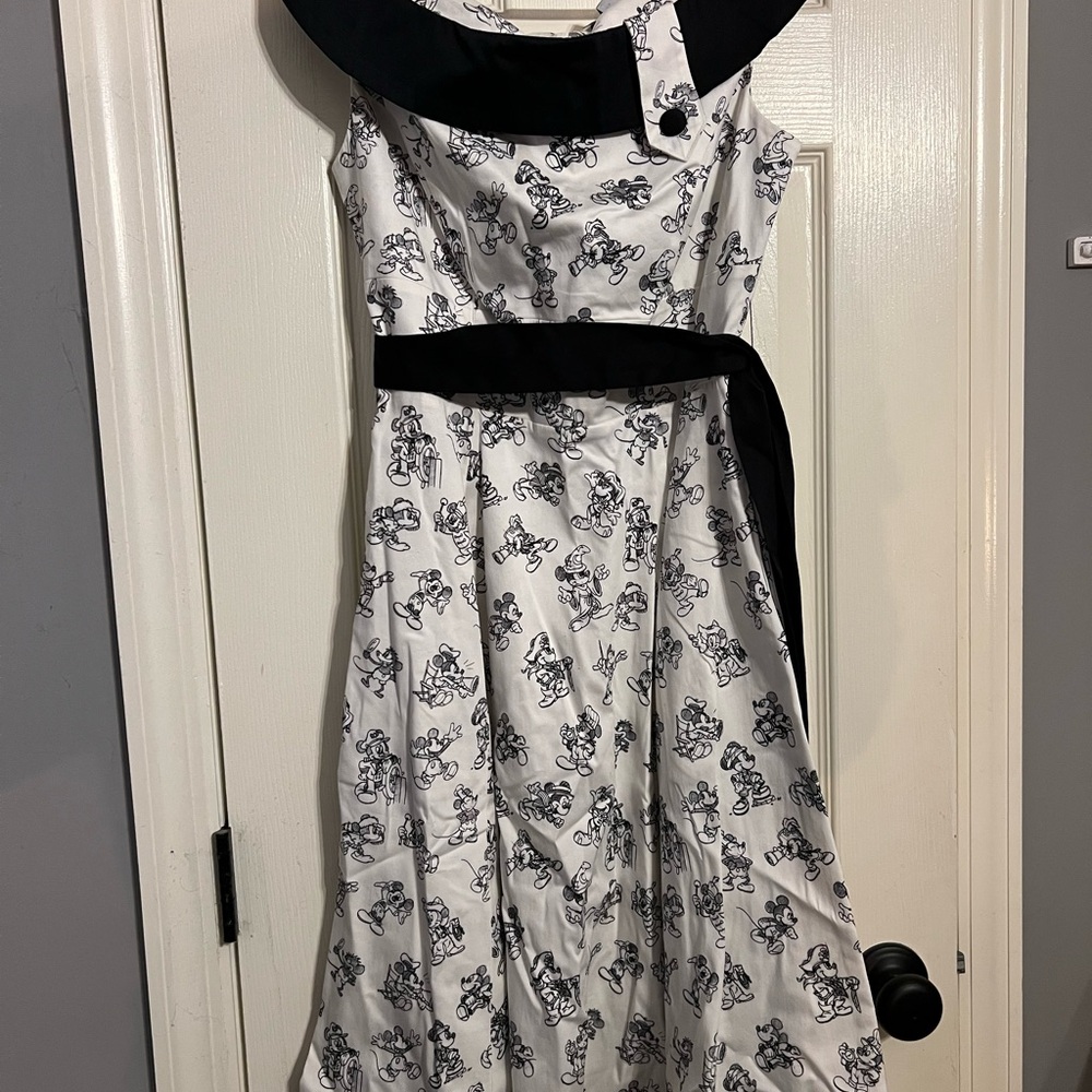 Disney Parks dress shop Mickey Mouse Dress size small